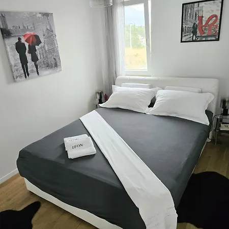 Leon Split